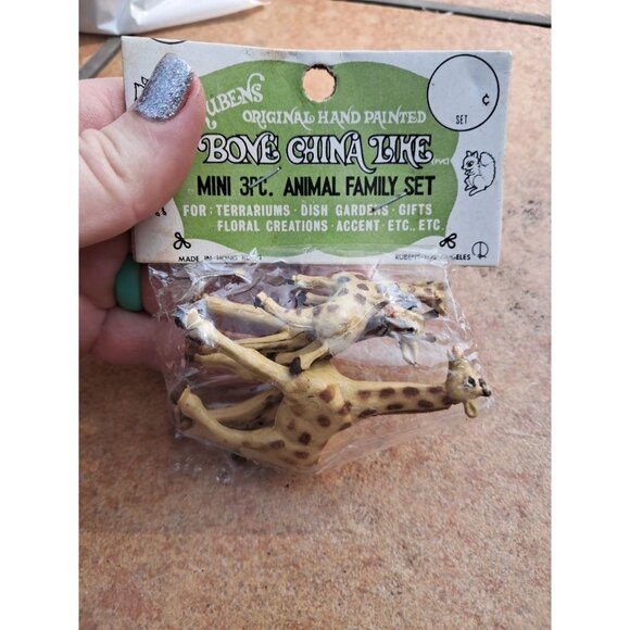 Vintage Lot of 3 Miniature Bone China Fox Squarel Figurines 2.25" - 1.25" - Picture 1 of 2